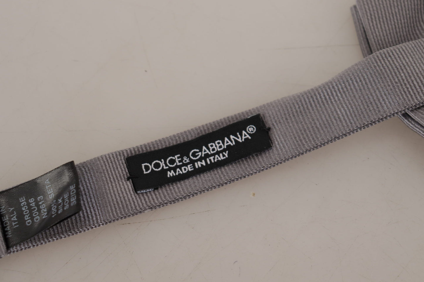 Dolce & Gabbana elegantti harmaa silkkirusetti