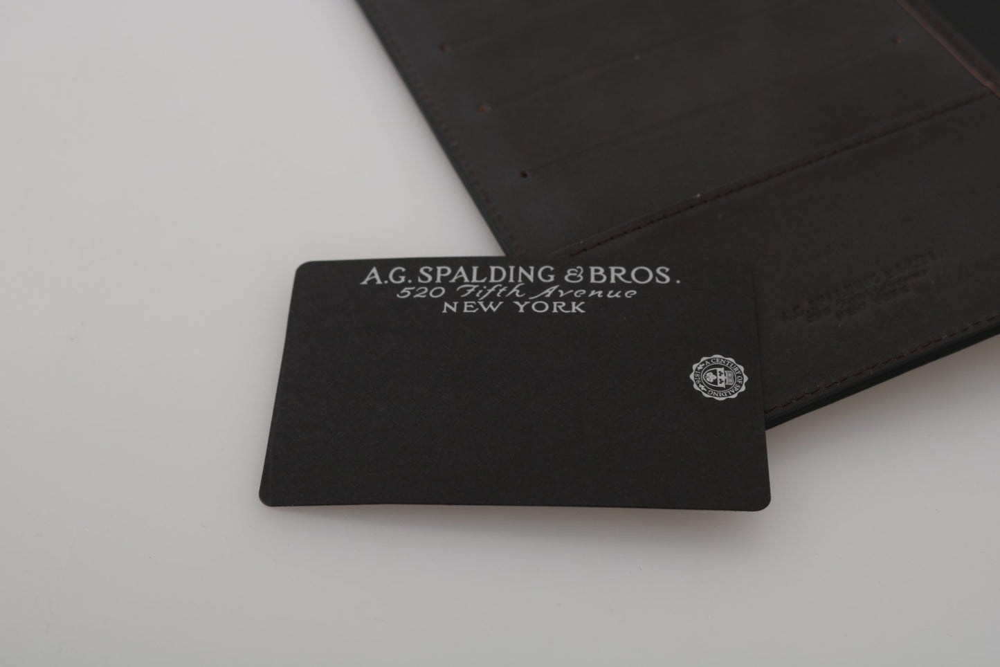 AG Spalding & Bros Elegant Leather Passport Lompakko – välttämätön matkustamiseen
