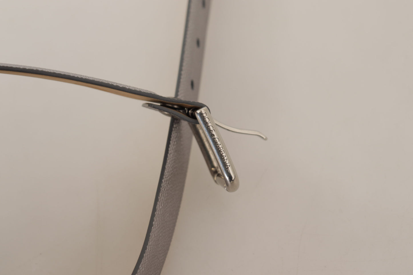 Dolce & Gabbana Elegant silver leather belt with engraved buckle