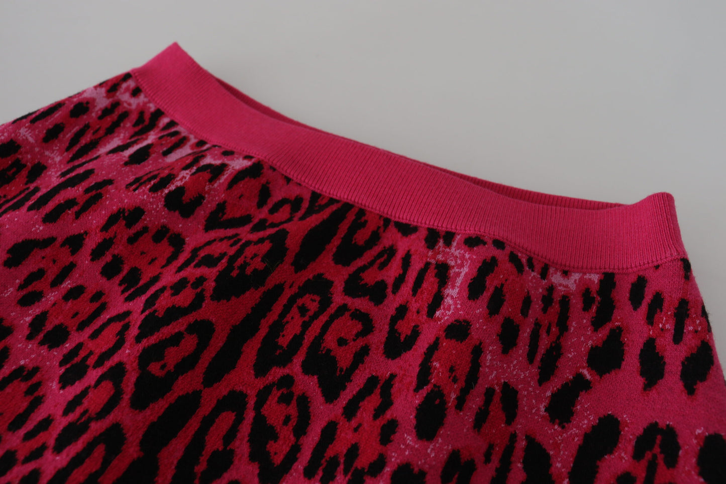 Dolce & Gabbana Chic high-waisted pink leopard mini skirt