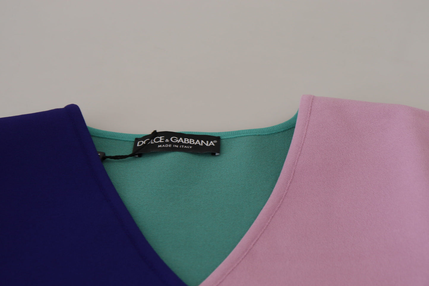 Dolce & Gabbana Chic monivärinen V-kaula-aukkoinen villapaita