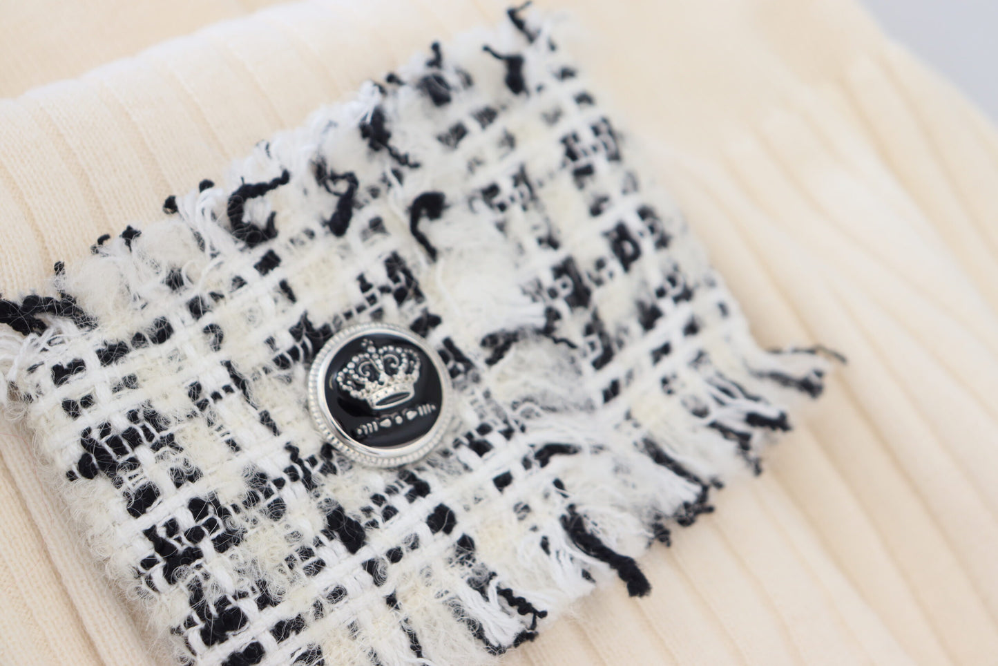 Dolce & Gabbana norsunluun villasekoitetta villapusero