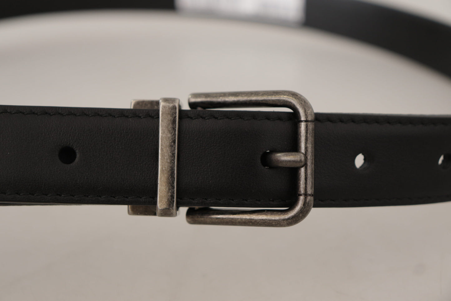 Dolce & Gabbana Elegant black leather belt with metal buckle