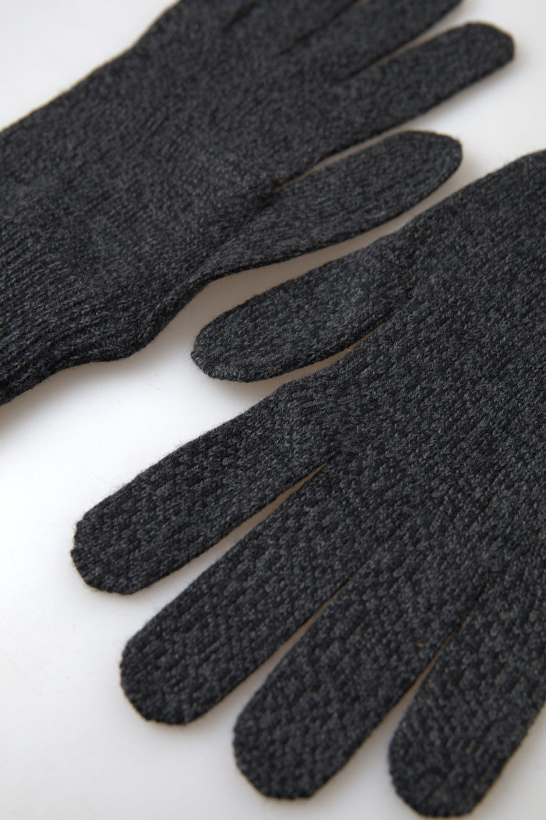 Dolce & Gabbana Elegant winter gloves made of virgin wool in grey
