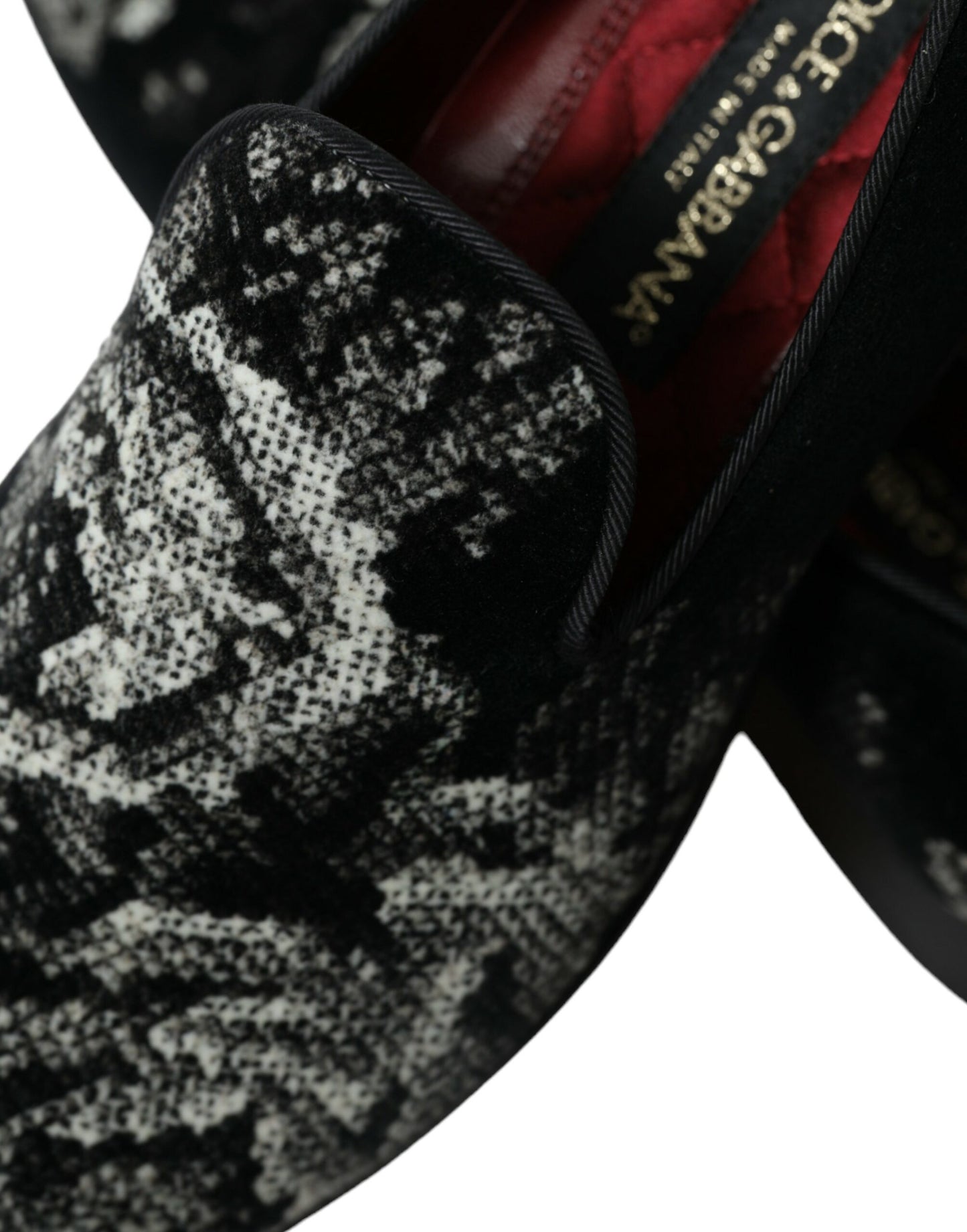 Dolce & Gabbana Elegant velvet loafers with floral pattern