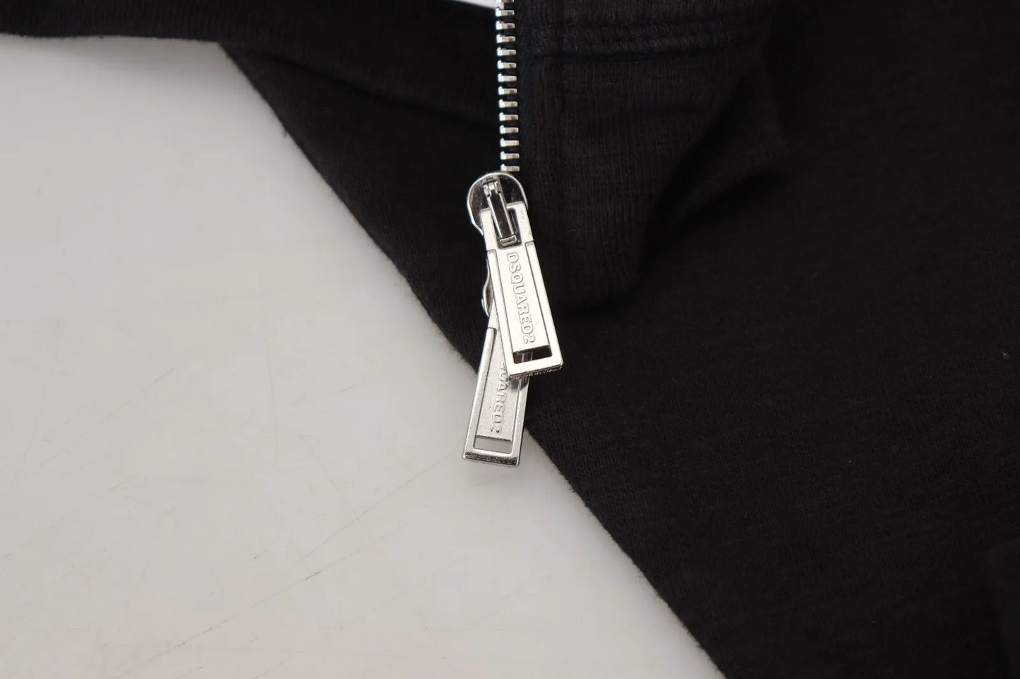 Dsquared² Musta koristeellinen vetoketjuhuppari