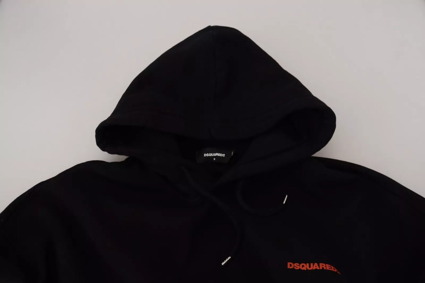 Dsquared² Musta punainen, puuvillainen hupullinen solmiovärjäyspusero