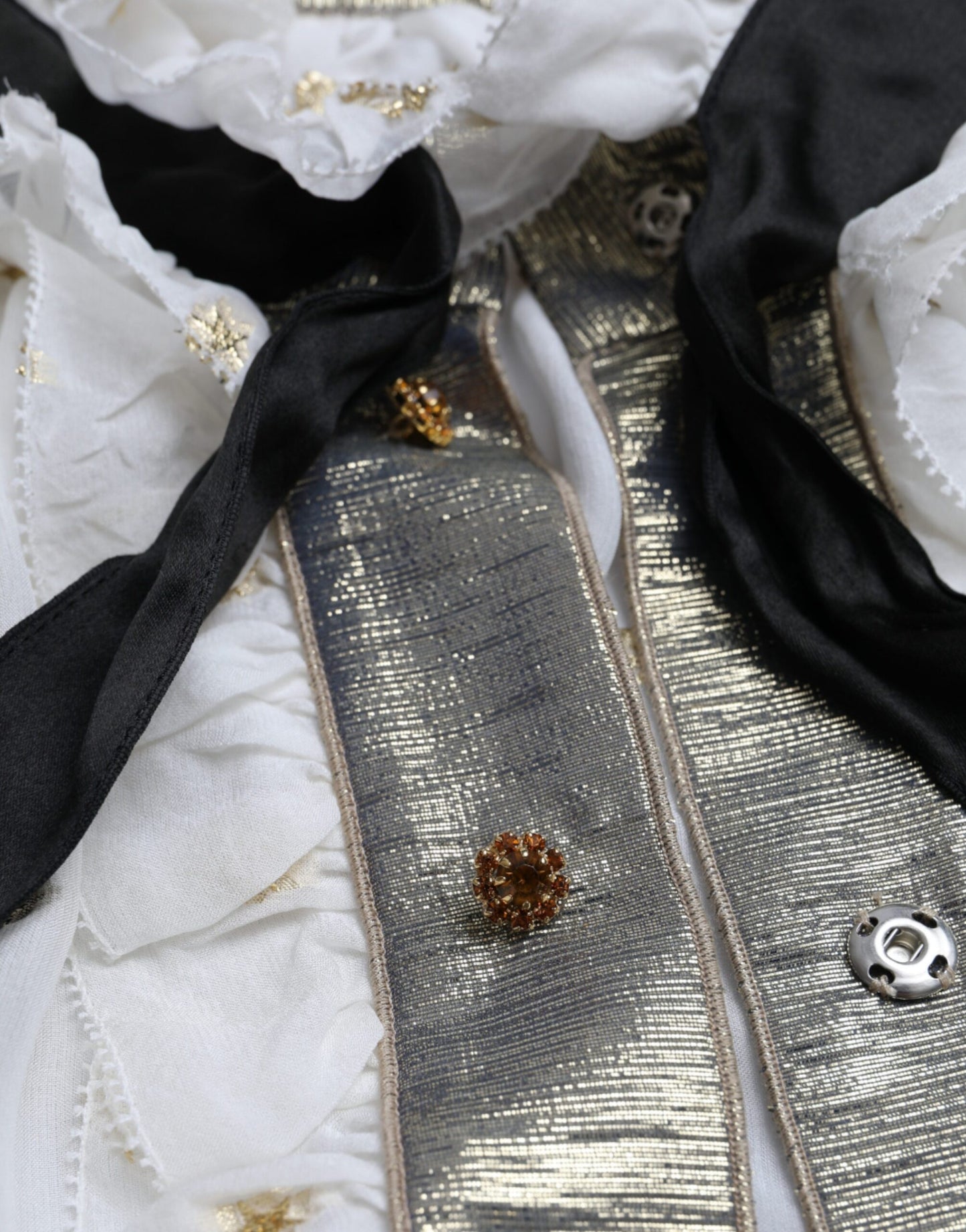 Dolce & Gabbana Off White Silk Blend Ascot kauluspusero