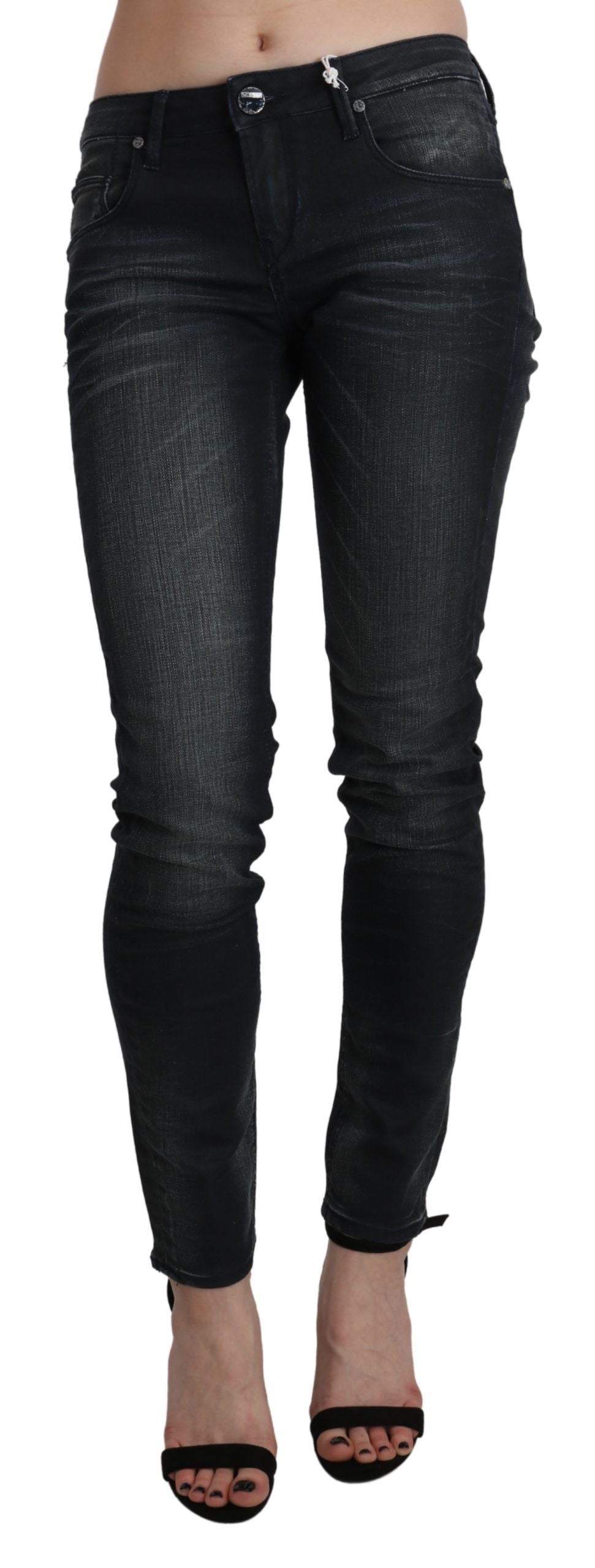 Acht Schicke blau gewaschene Skinny Denim Jeans