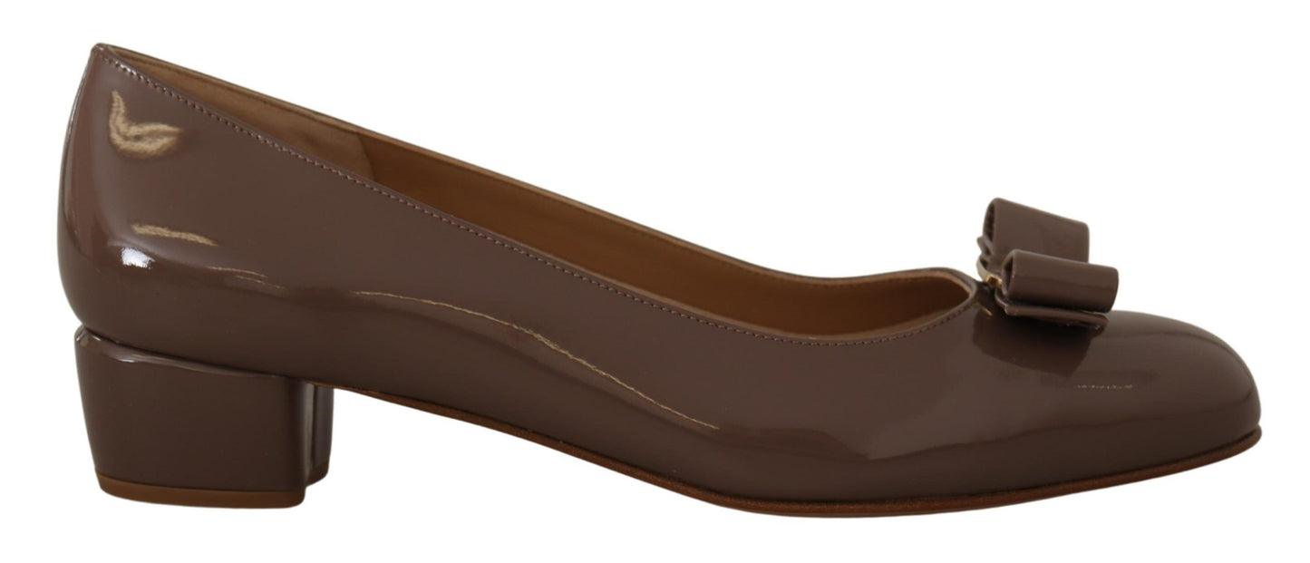 Salvatore Ferragamo Elegant brown caraway pumps with Vara bow