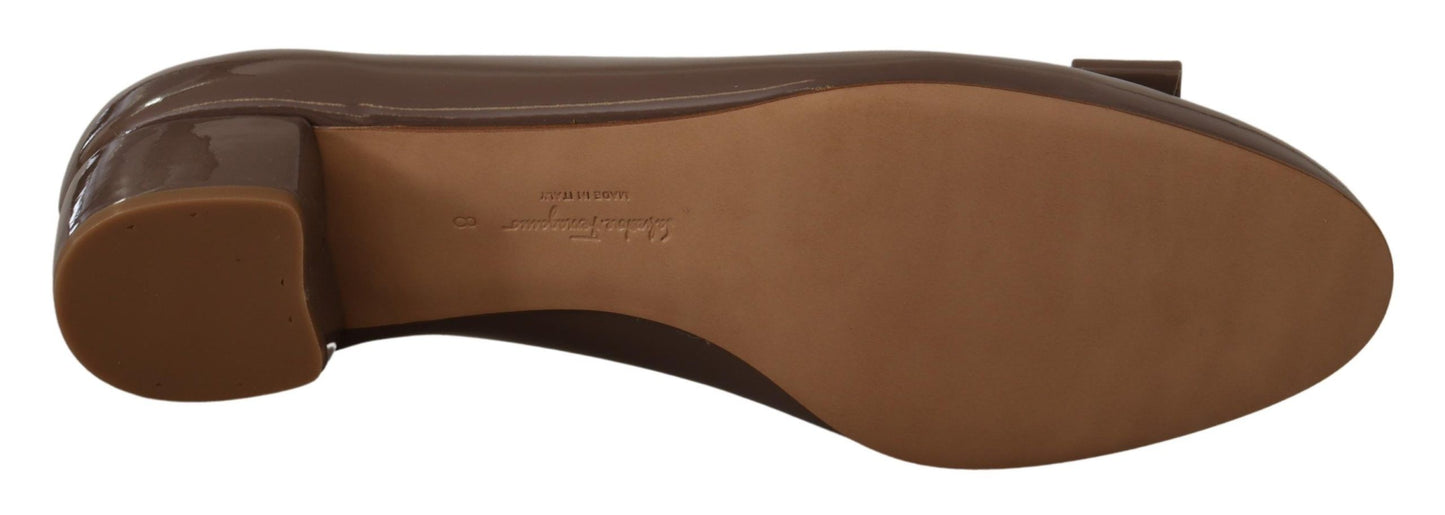 Salvatore Ferragamo Elegant brown caraway pumps with Vara bow