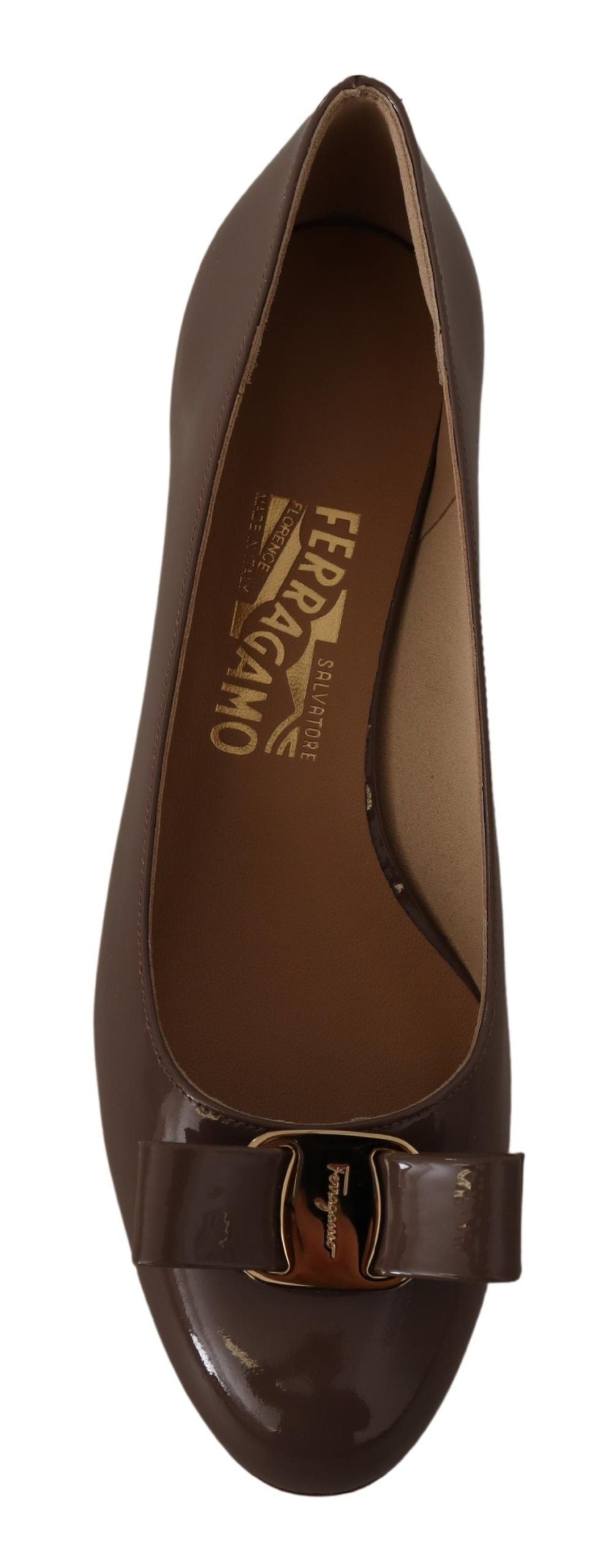 Salvatore Ferragamo Elegant brown caraway pumps with Vara bow