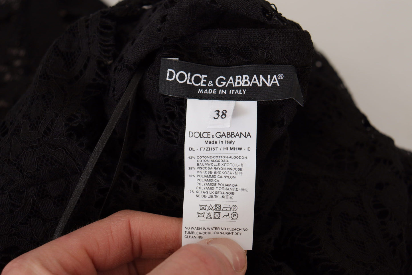 Dolce &amp; Gabbana tyylikäs musta pitkähihainen pusero