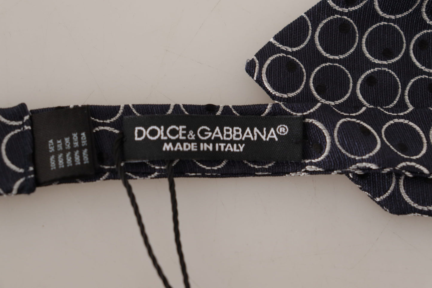 Dolce &amp; Gabbana tyylikäs silkkirusetti mustavalkoisena