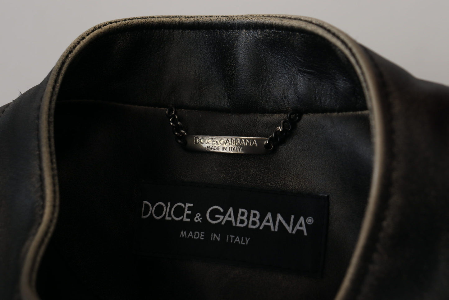 Dolce &amp; Gabbana Elegantti musta nahkatakki hopeisilla yksityiskohdilla