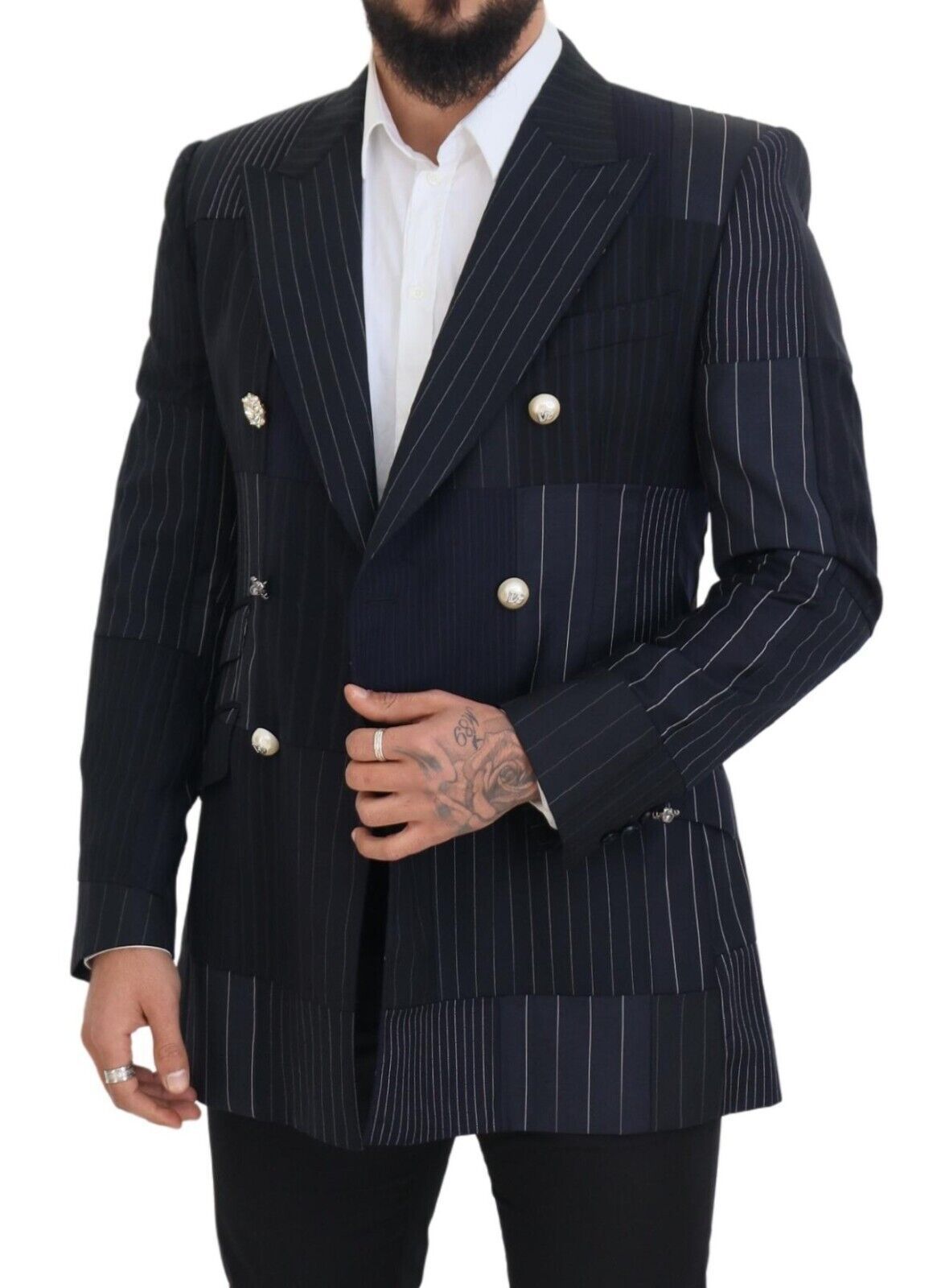 Dolce &amp; Gabbana Elegant navy blazer in slim fit and double-breasted