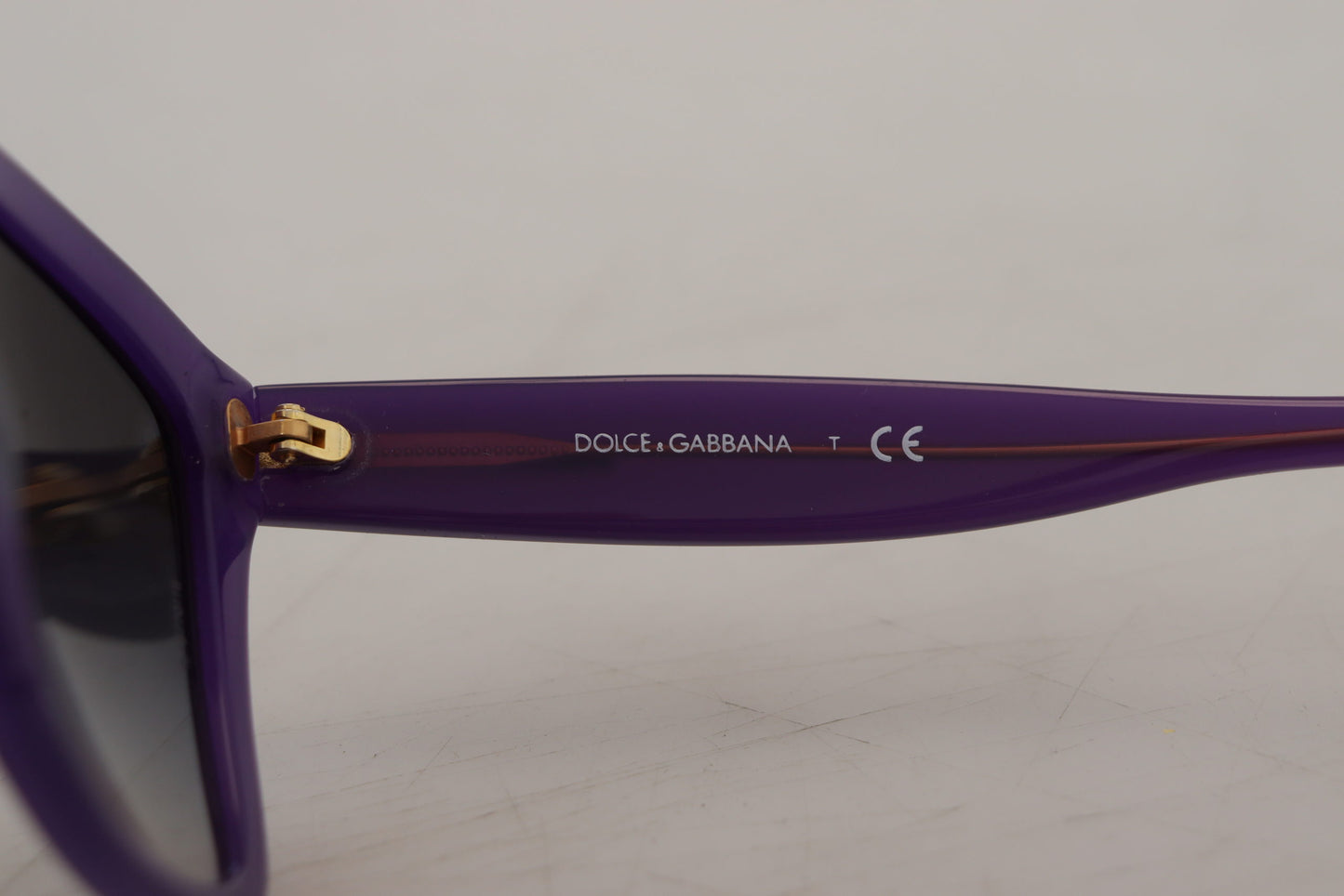 Dolce &amp; Gabbana Elegant sunglasses with purple gradient lenses