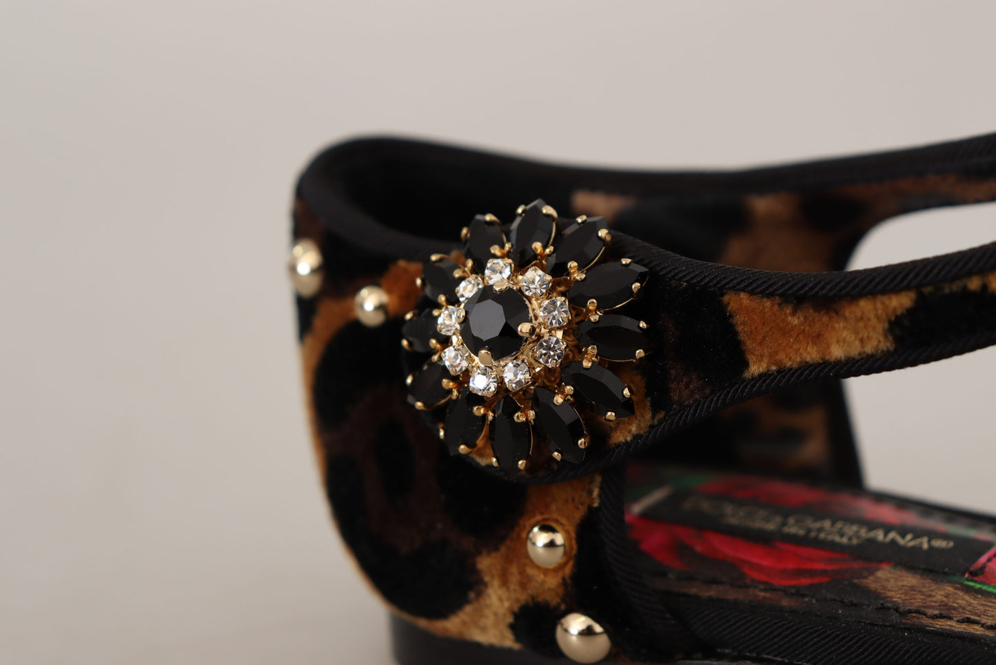 Dolce &amp; Gabbana kukkakoristeiset Leopard T-Strap sandaalit