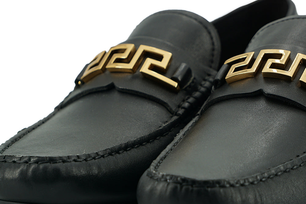 Versace Elegante Herren Loafers aus schwarzem Kalbsleder