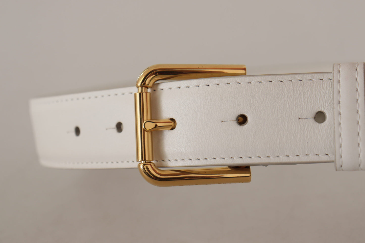 Dolce &amp; Gabbana Chic white leather belt with gold engraved buckle