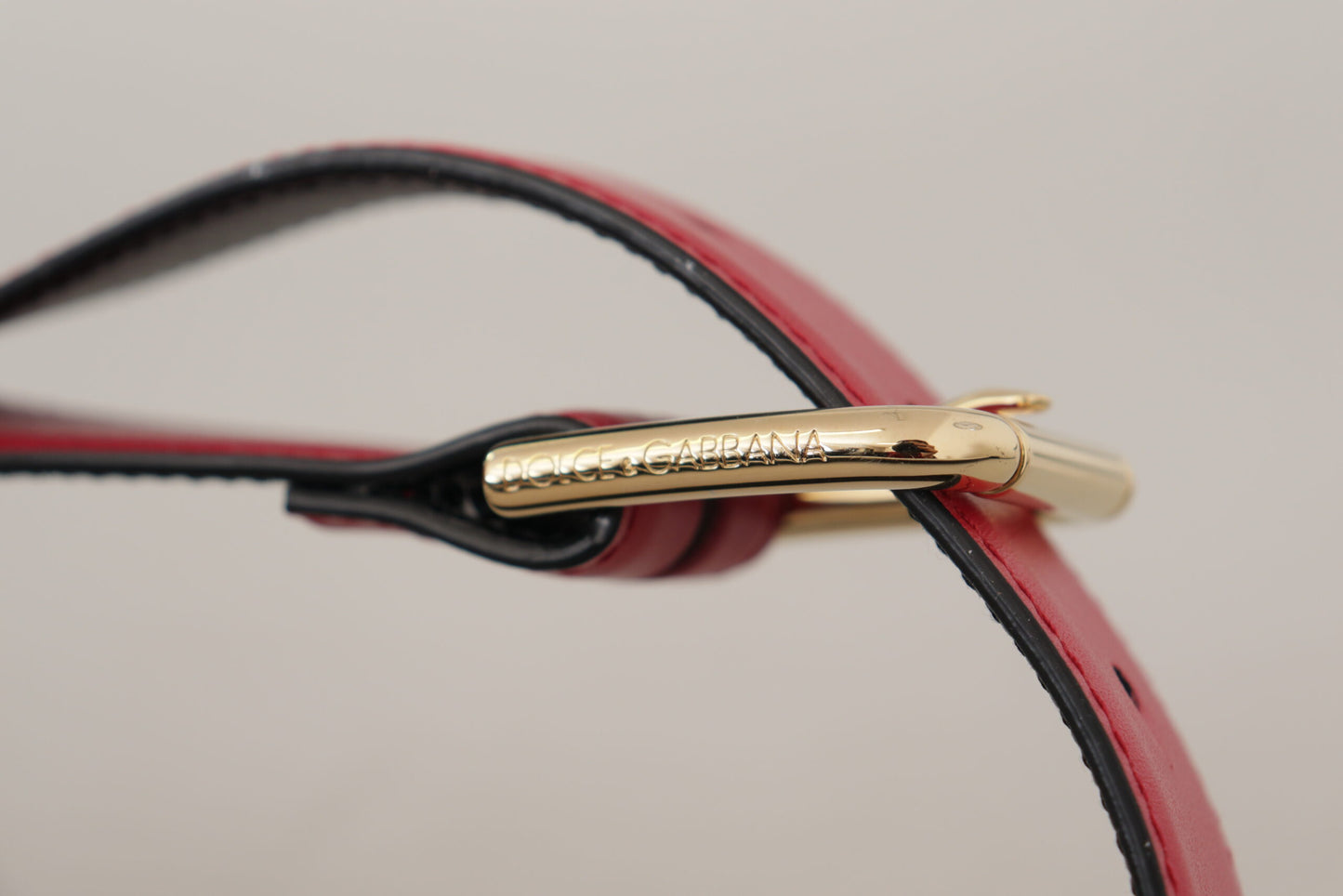 Dolce &amp; Gabbana Elegant red leather belt with gold-colored buckle