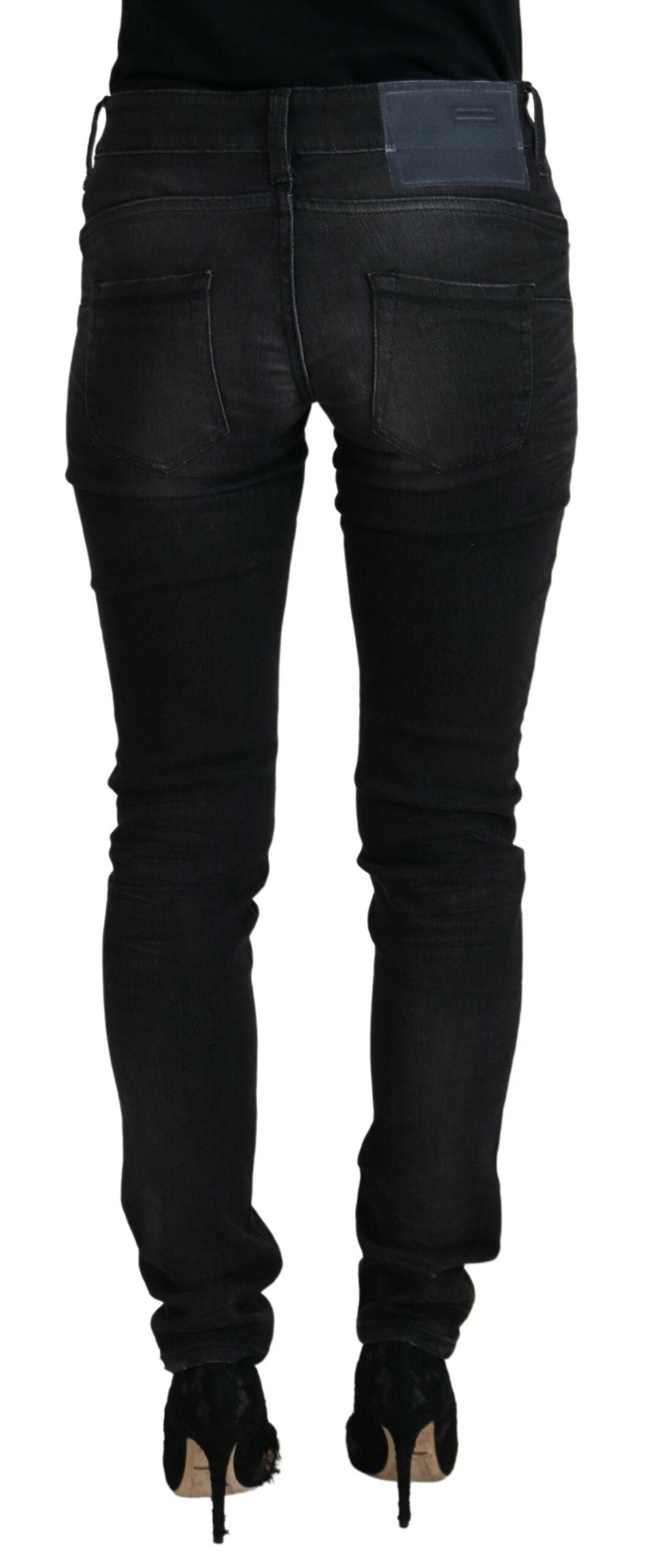 Acht Schicke schwarze Straight Leg Jeans mit niedriger Taille