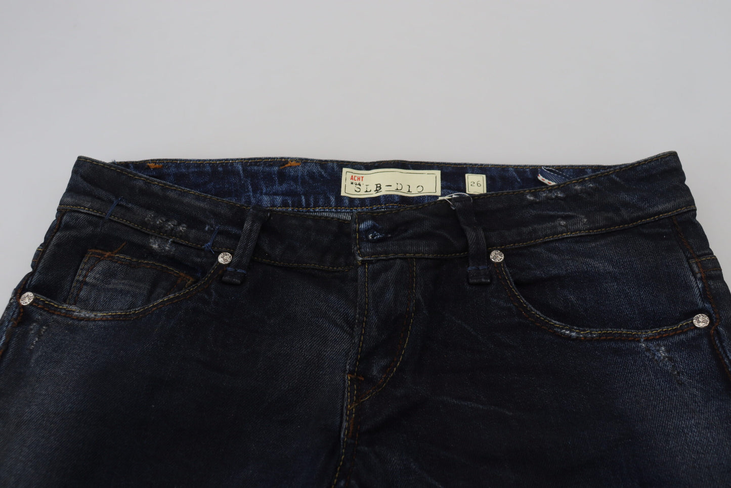 Acht Schicke Slim Fit Denim Jeans aus Baumwolle