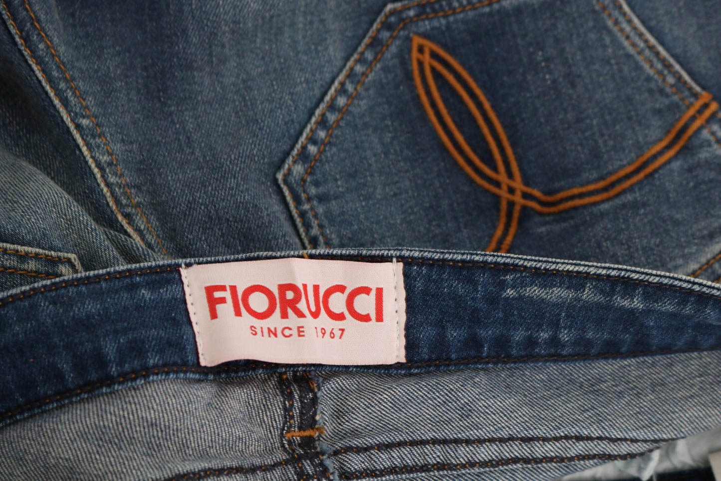 Fiorucci Svelte Mid Waist Slim Jeans in Vintage Blau