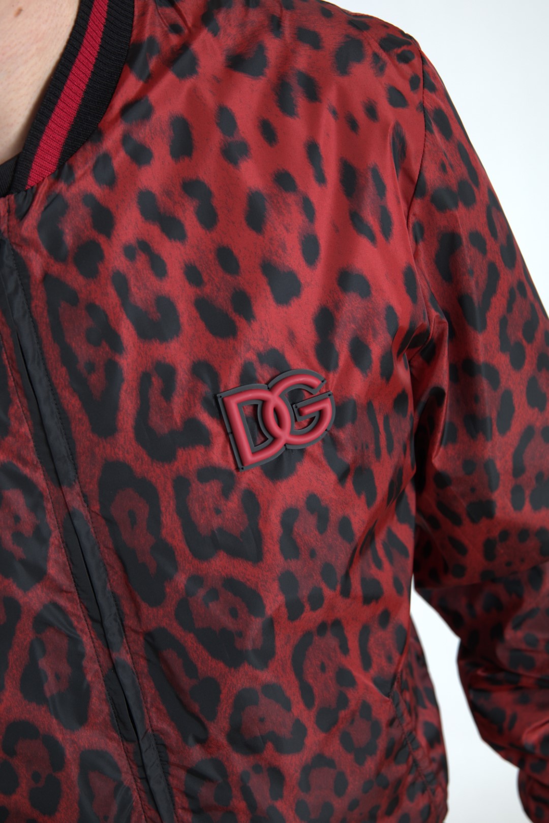 Dolce & Gabbana Rote Bomberjacke mit Leopardenmuster