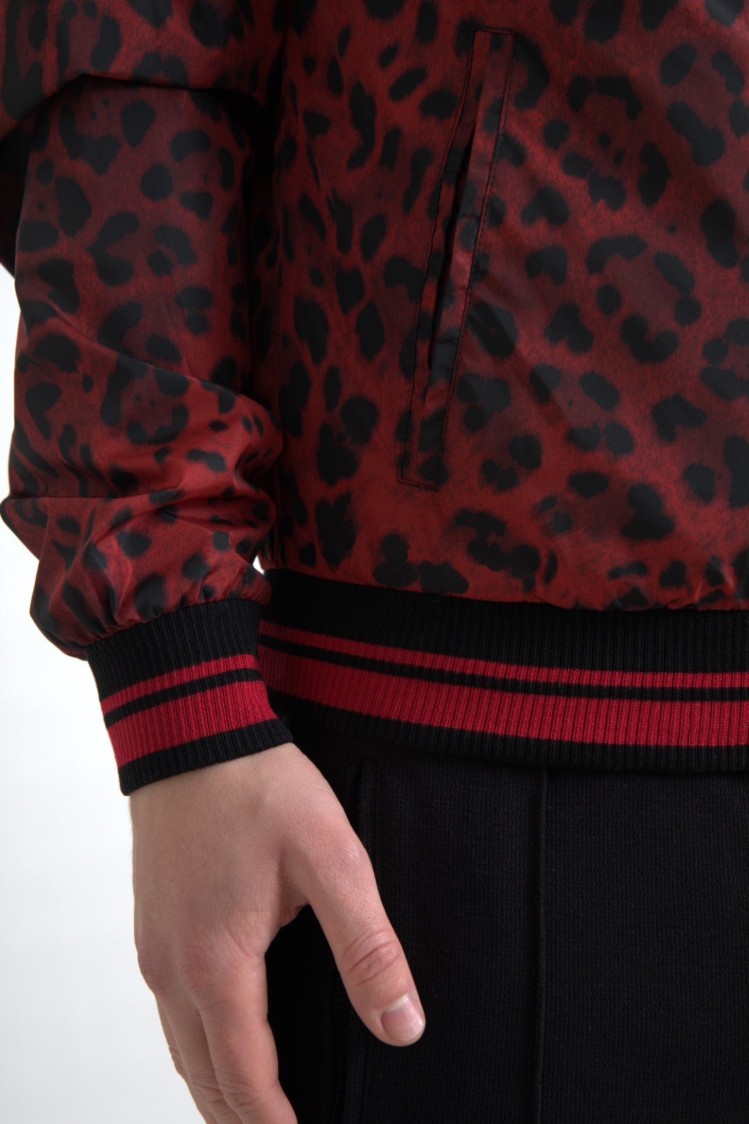 Dolce & Gabbana Rote Bomberjacke mit Leopardenmuster