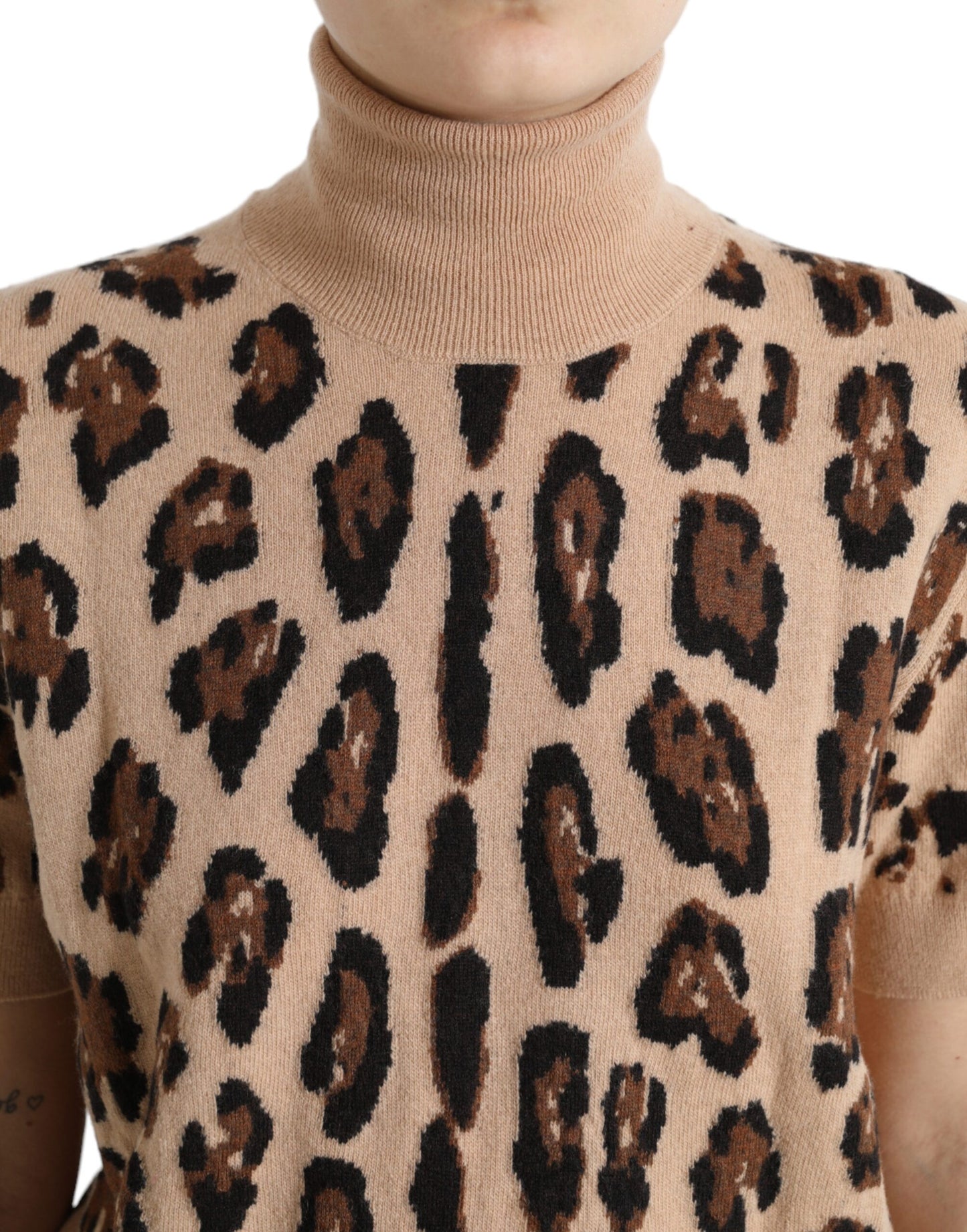 Dolce & Gabbana Elegantes beigefarbenes Leoparden-Rollkragenpullover aus Wolle