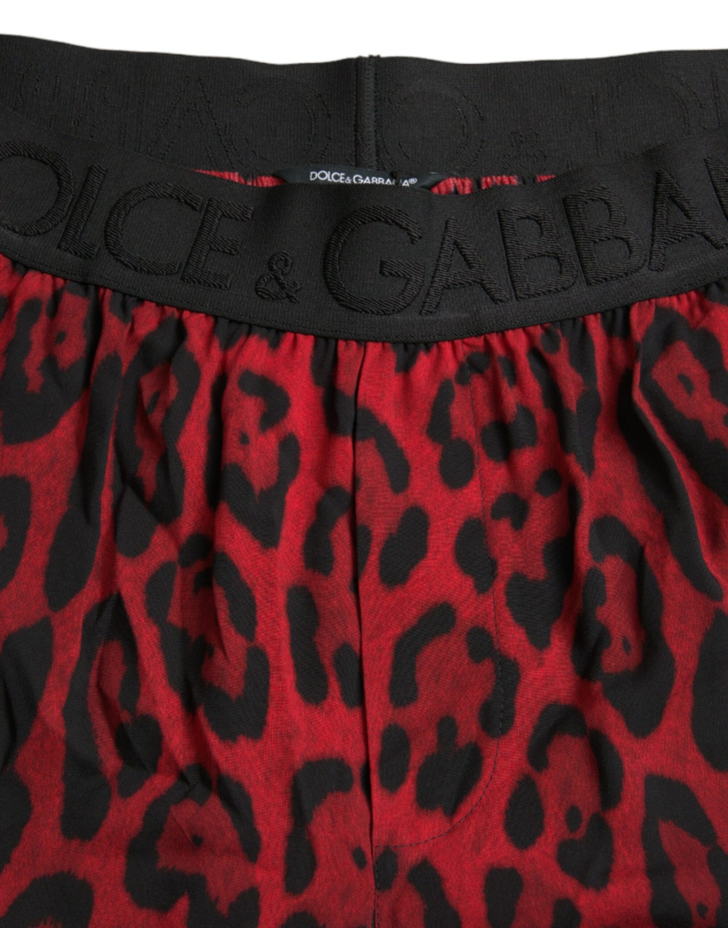 Dolce & Gabbana Rote Bermudashorts mit Leopardenmuster aus Viskose