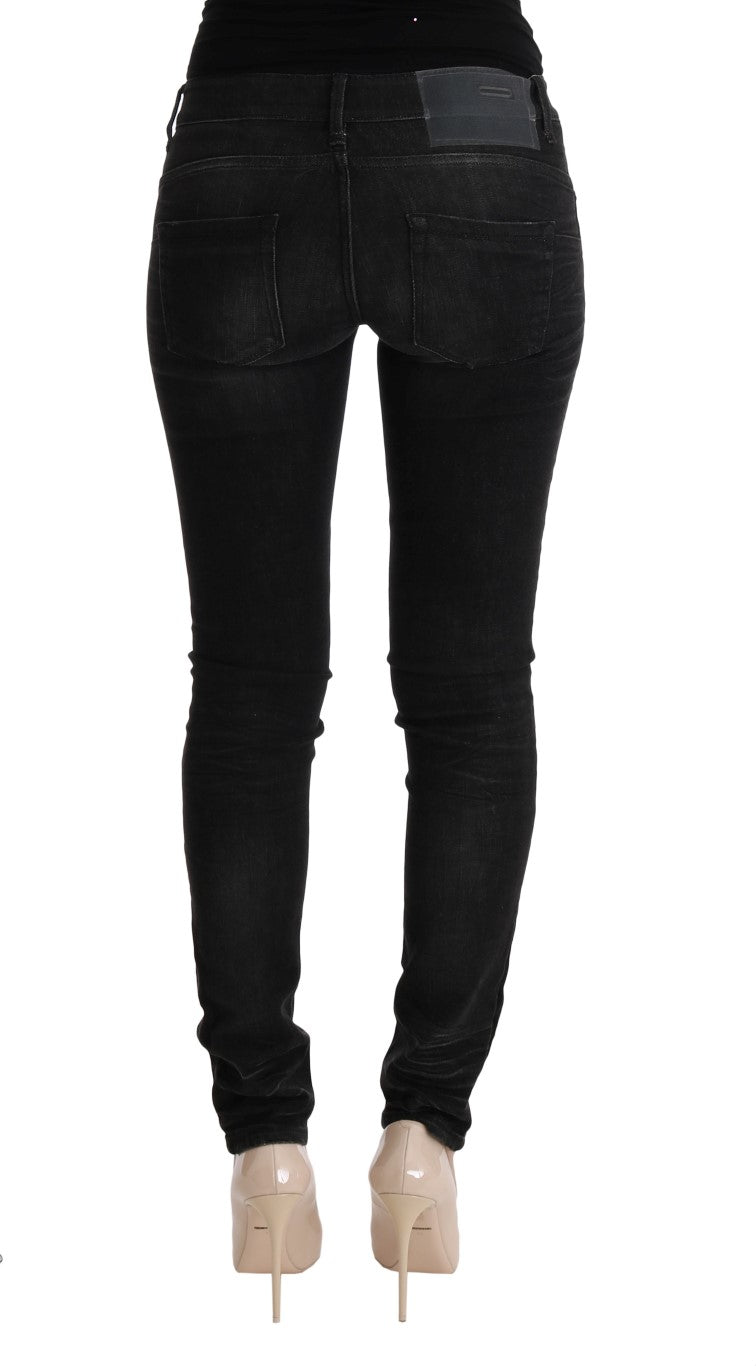 Eight chic slim fit jeans made of black cotton