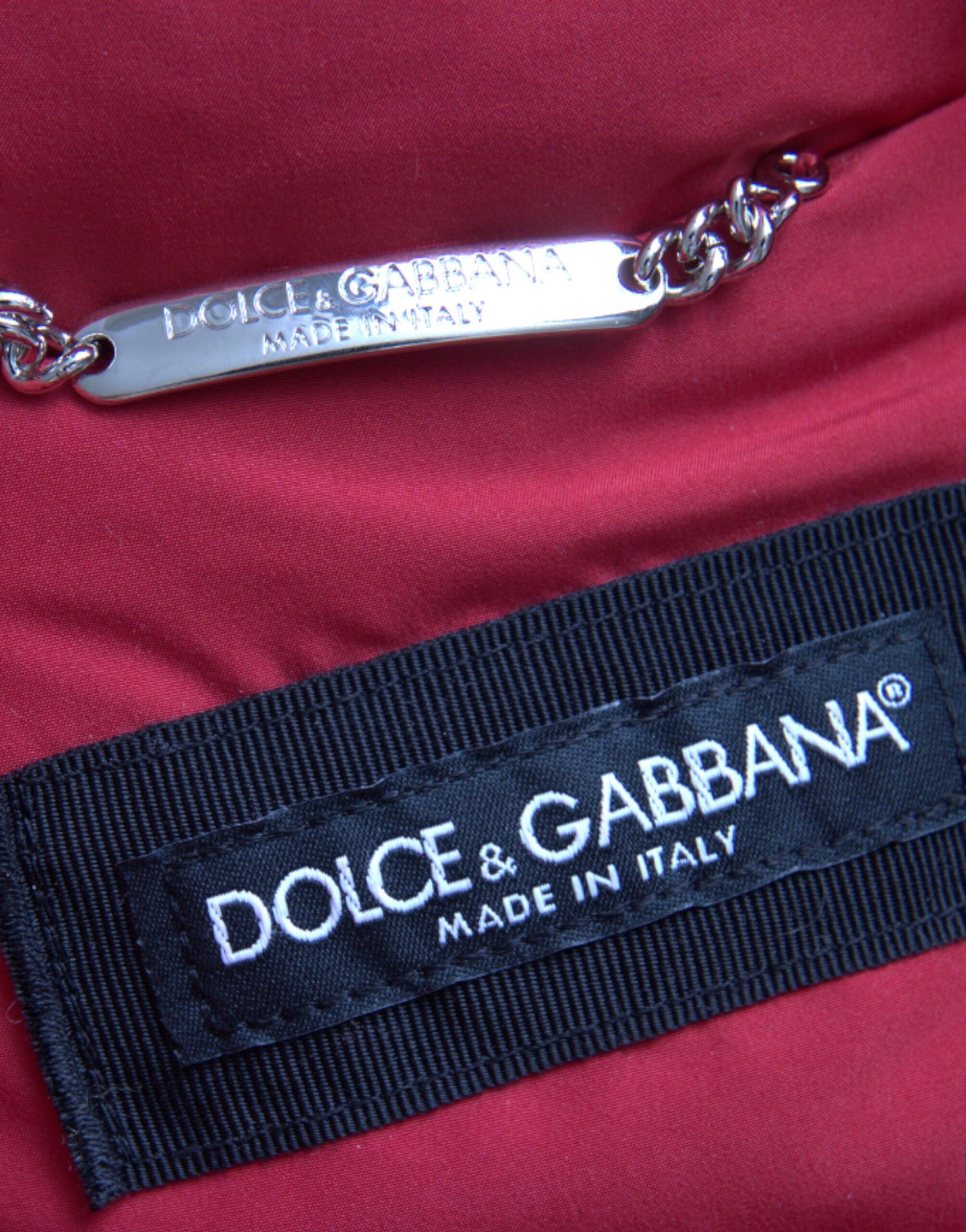 Dolce &amp; Gabbana monivärinen tikattu hupullinen pufferitakki