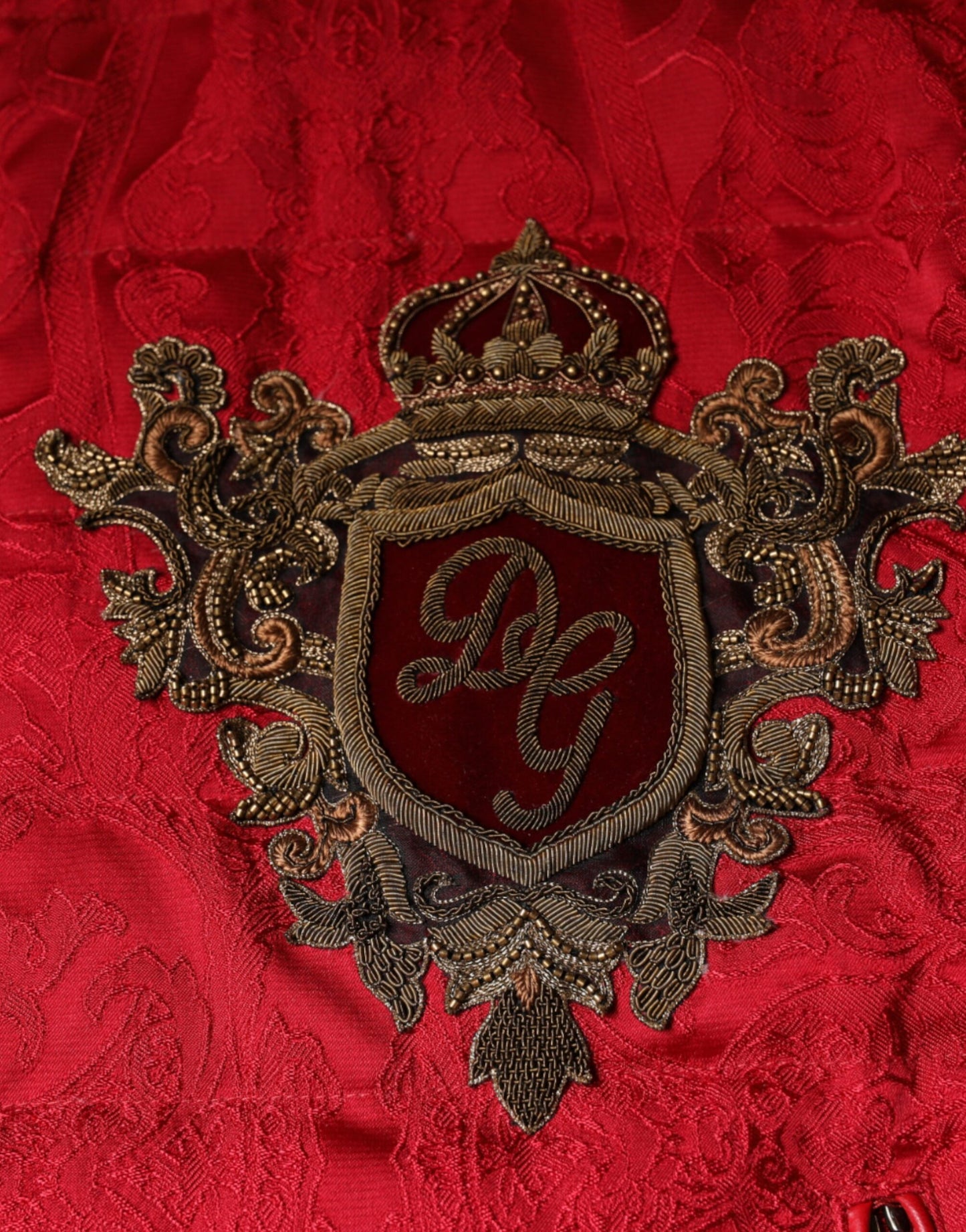 Dolce & Gabbana Rote gesteppte Bomberjacke mit Goldkronen-Logo