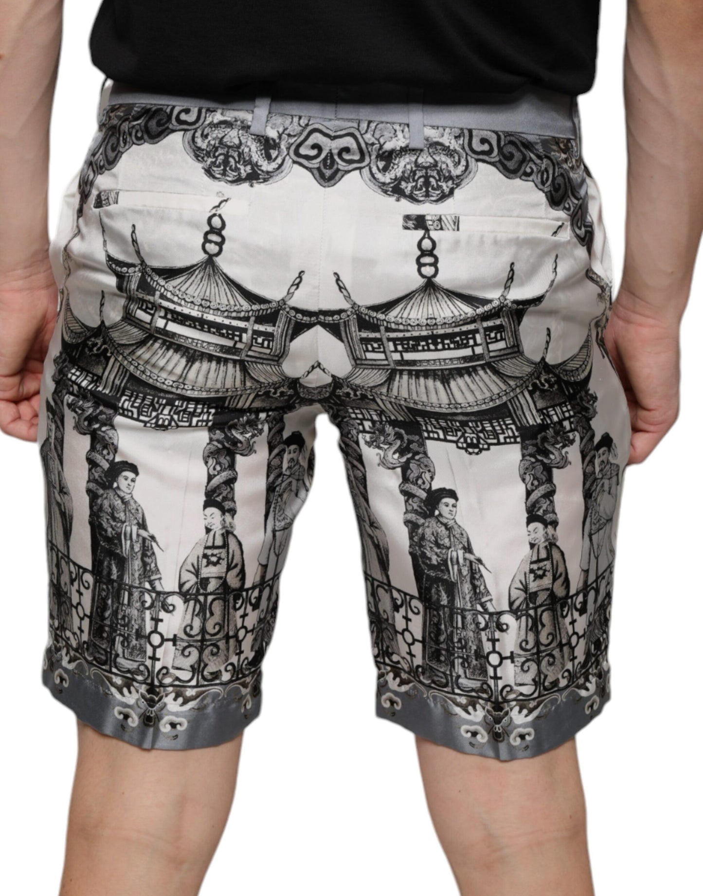 Dolce & Gabbana Mehrfarbig bedruckte Bermudashorts aus Seide für Männer