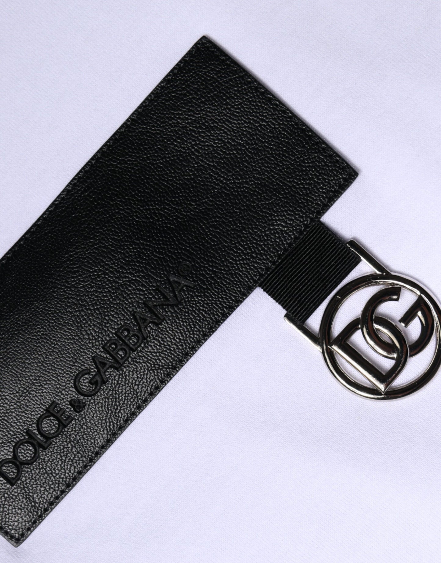 Dolce & Gabbana Weißes Logo-Patch T-Shirt mit Rundhalsausschnitt aus Baumwolle