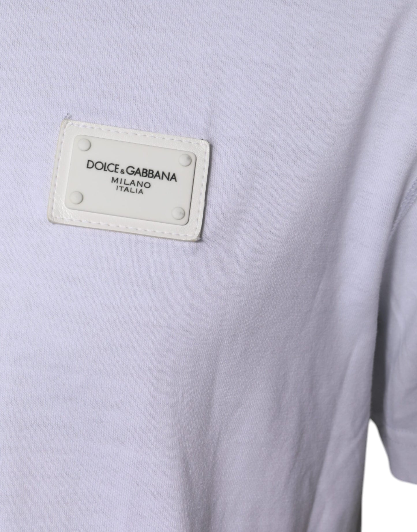 Dolce & Gabbana Weißes T-Shirt mit Rundhalsausschnitt und Logoplakette aus Baumwolle