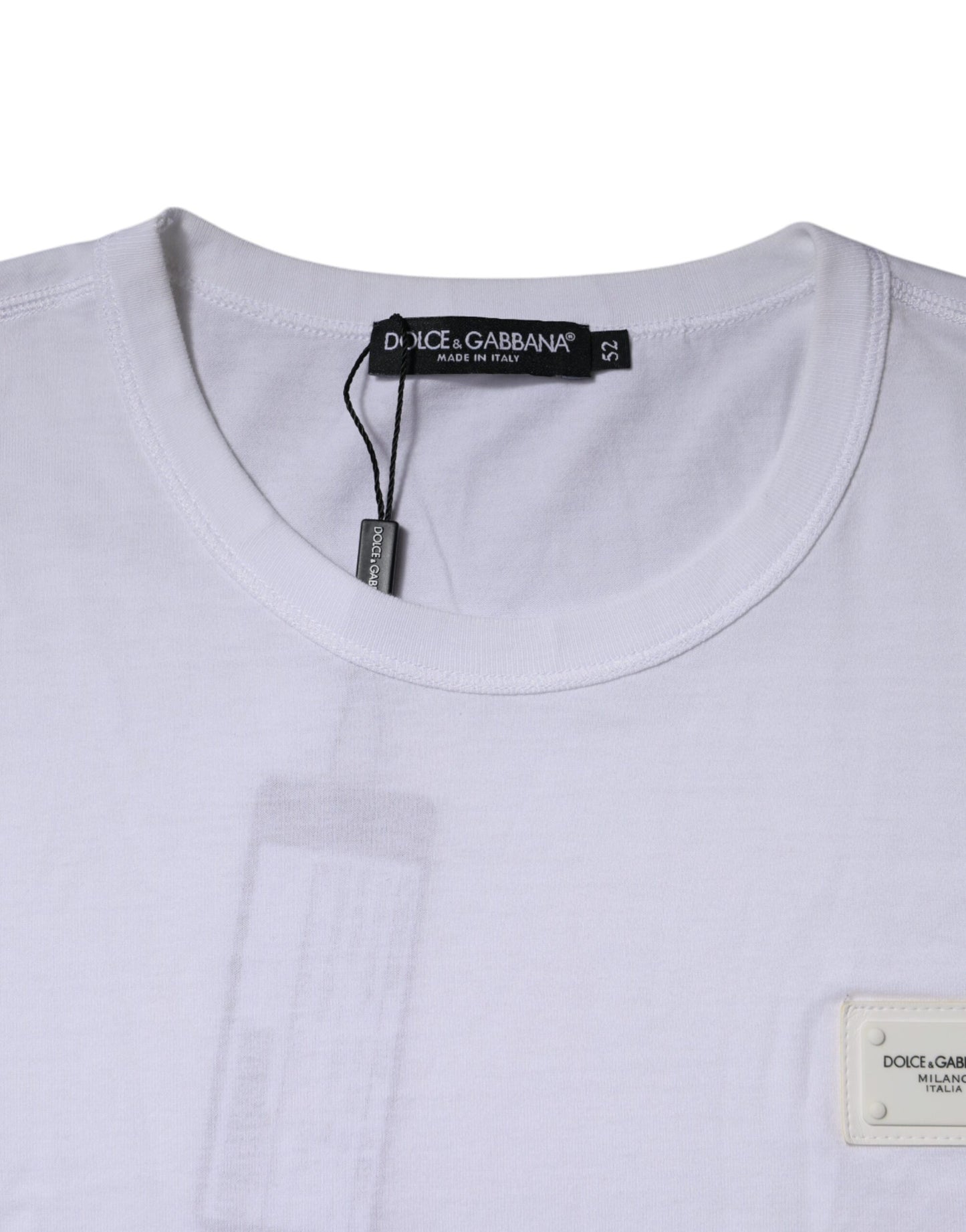 Dolce & Gabbana Weißes T-Shirt mit Rundhalsausschnitt und Logoplakette aus Baumwolle