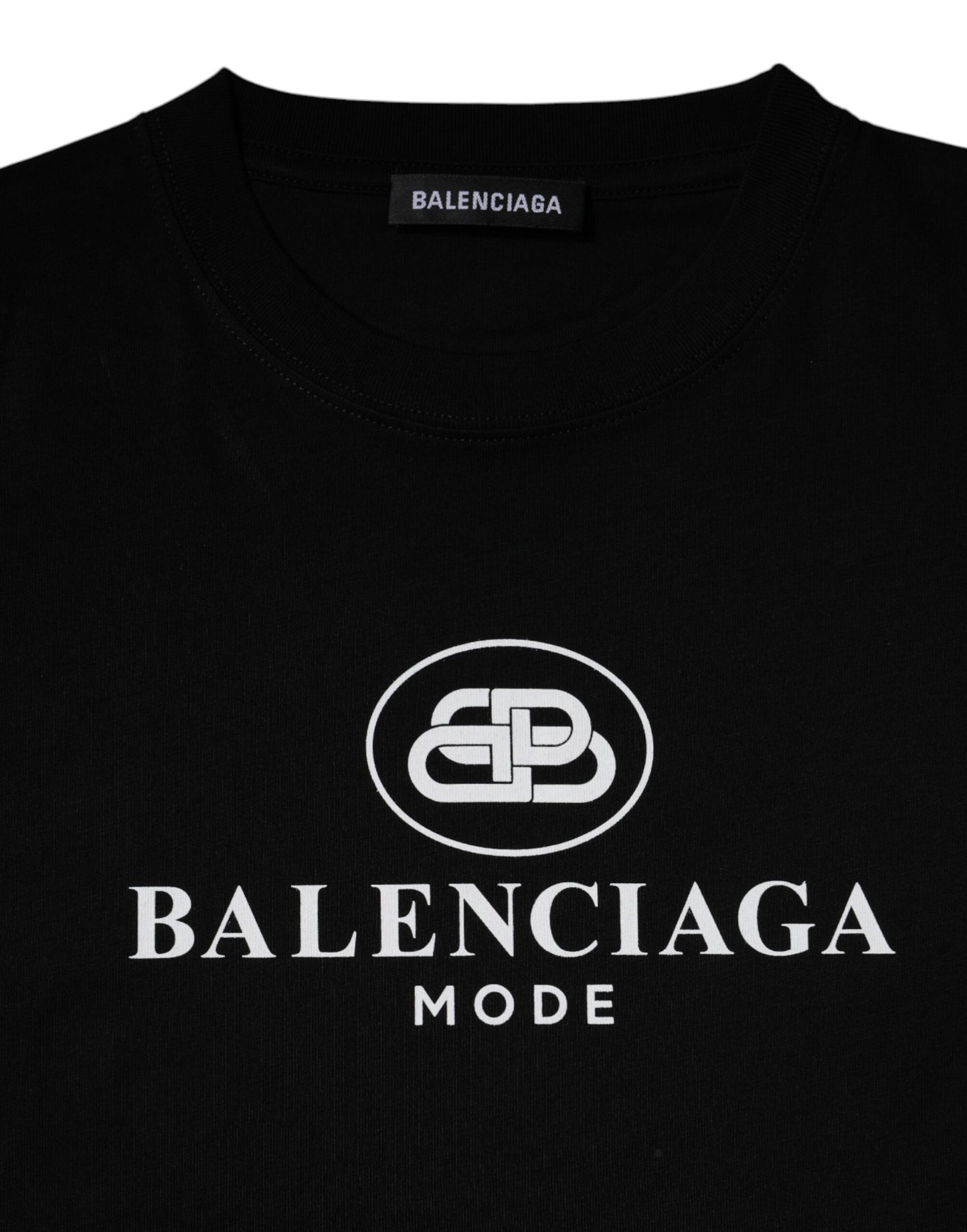 Balenciaga Schwarzes T-Shirt mit Rundhalsausschnitt und kurzen Ärmeln aus Baumwolle mit Logodruck