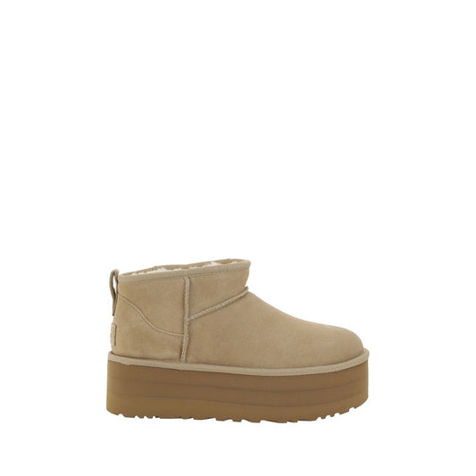 UGG Klassische Ultra Mini Plateaustiefel