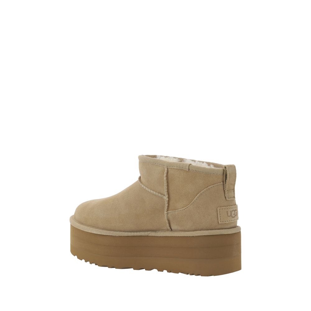 UGG Klassische Ultra Mini Plateaustiefel