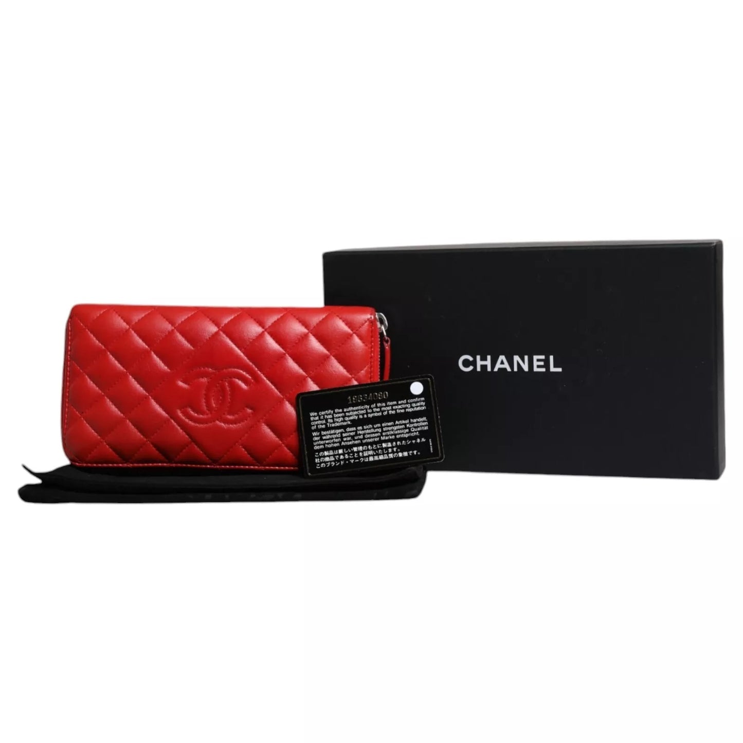 Chanel Rotes gestepptes Leder Logo Continental Zip Box