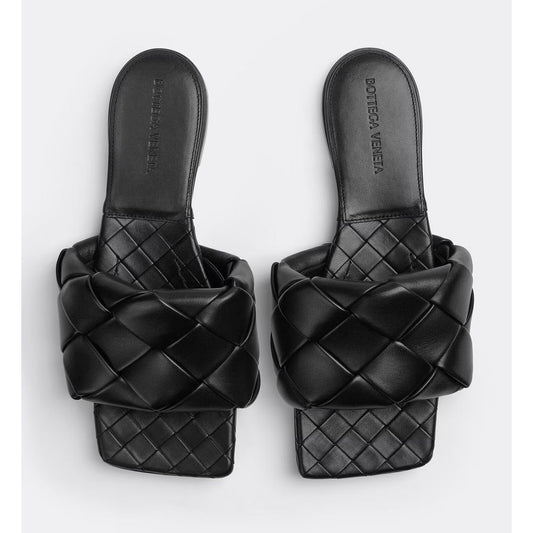 Bottega Veneta Schwarze Leder-Sandale